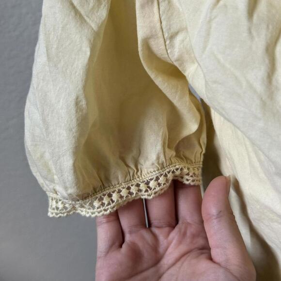 vintage butter yellow embroidered floral trim and lace trim blouse - Picture 3 of 7